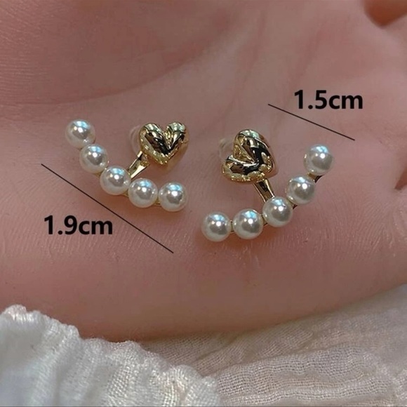 3 for $35🌟Gold heart pearls ear jacket earrings 🌟🌟 - Picture 2 of 4